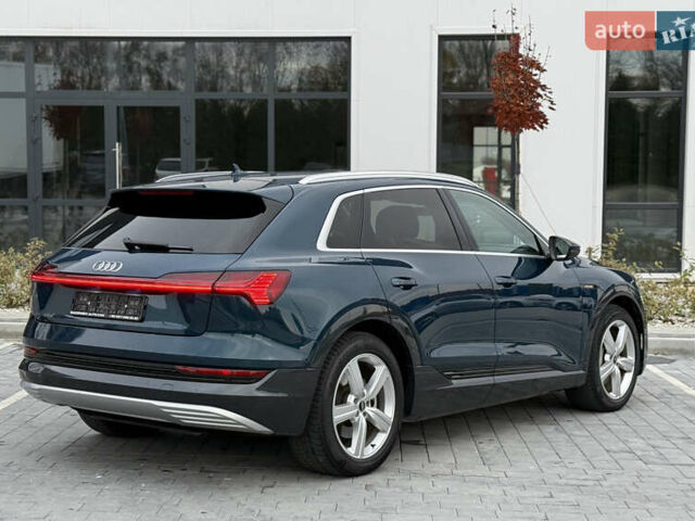 Синій Ауді E-Tron, об'ємом двигуна 0 л та пробігом 67 тис. км за 33900 $, фото 3 на Automoto.ua