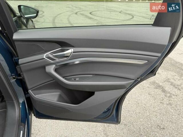 Синий Ауди E-Tron, объемом двигателя 0 л и пробегом 69 тыс. км за 33300 $, фото 33 на Automoto.ua