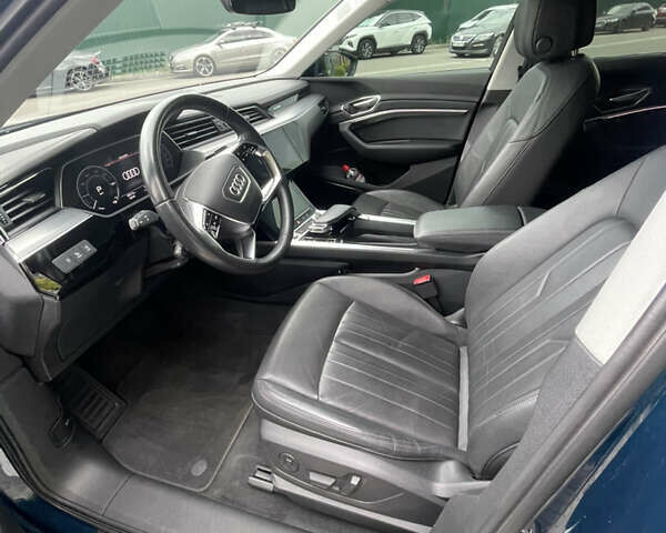 Синий Ауди E-Tron, объемом двигателя 0 л и пробегом 50 тыс. км за 36500 $, фото 7 на Automoto.ua