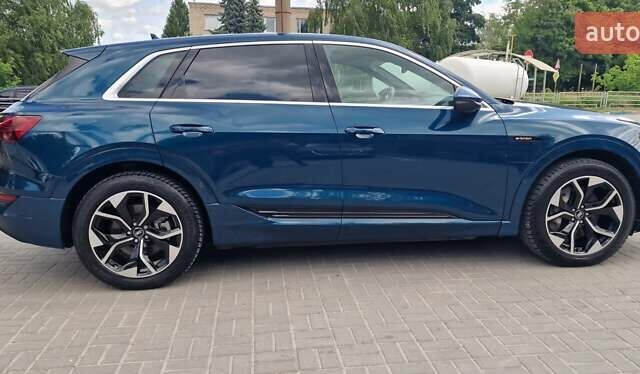 Синий Ауди E-Tron, объемом двигателя 0 л и пробегом 39 тыс. км за 36500 $, фото 18 на Automoto.ua