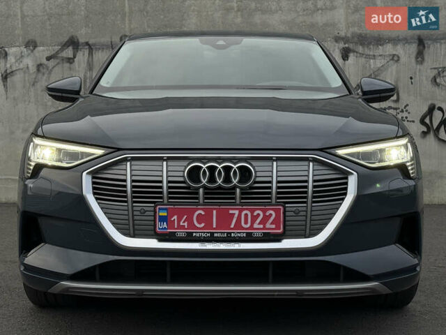 Ауді E-Tron 2021 у Львові на Automoto.ua Синій Ауді E-Tron, об'ємом двигуна 0 л та пробігом 73 тис. км за 38520 $, фото 3 на Automoto.ua