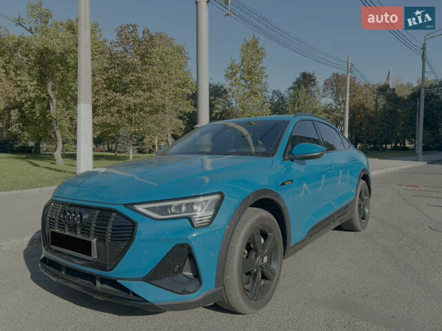 Синий Ауди E-Tron, объемом двигателя 0 л и пробегом 55 тыс. км за 54000 $, фото 2 на Automoto.ua