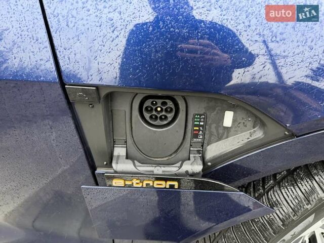 Синий Ауди E-Tron, объемом двигателя 0 л и пробегом 71 тыс. км за 38900 $, фото 14 на Automoto.ua