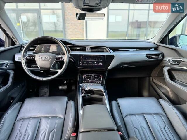 Синий Ауди E-Tron, объемом двигателя 0 л и пробегом 52 тыс. км за 37500 $, фото 4 на Automoto.ua