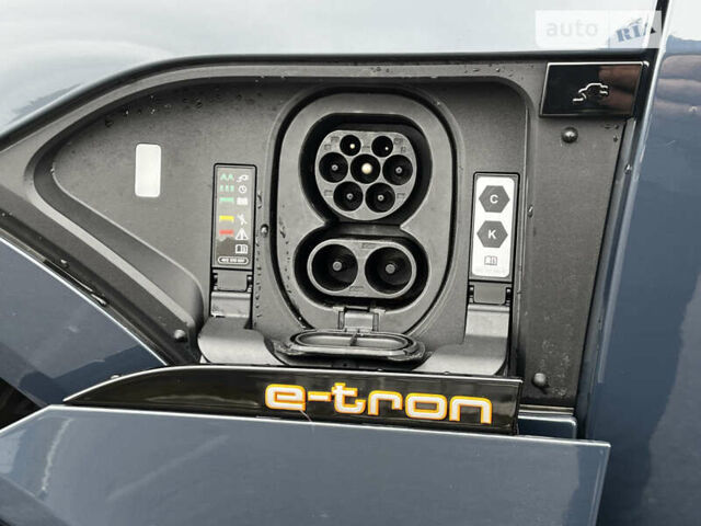 Синий Ауди E-Tron, объемом двигателя 0 л и пробегом 33 тыс. км за 55599 $, фото 22 на Automoto.ua