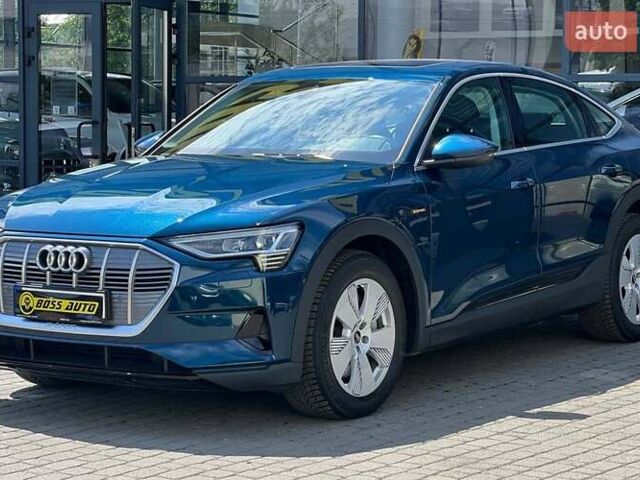 Синій Ауді E-Tron, об'ємом двигуна 0 л та пробігом 45 тис. км за 33900 $, фото 3 на Automoto.ua