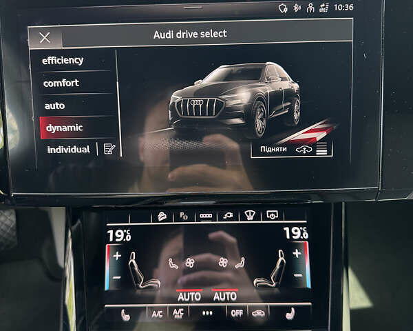 Синий Ауди E-Tron, объемом двигателя 0 л и пробегом 52 тыс. км за 47997 $, фото 32 на Automoto.ua