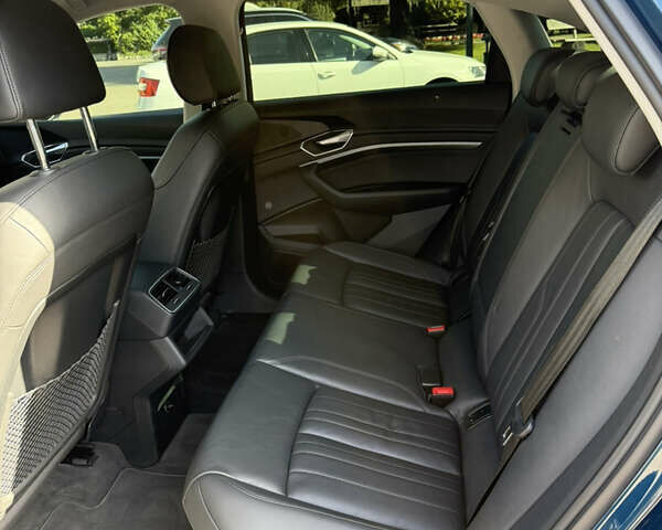 Синій Ауді E-Tron, об'ємом двигуна 0 л та пробігом 47 тис. км за 33000 $, фото 25 на Automoto.ua