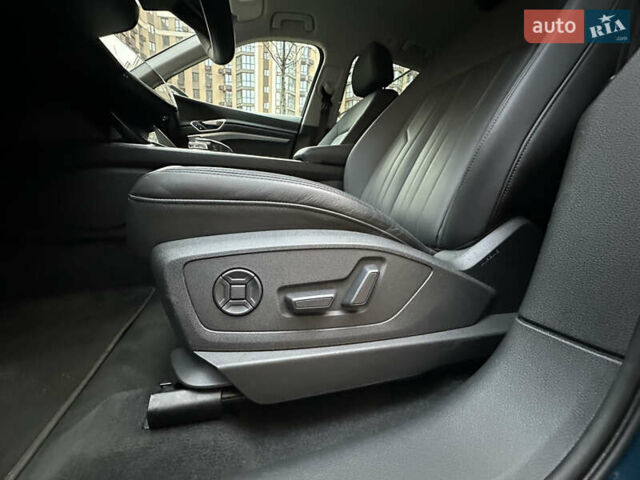 Синий Ауди E-Tron, объемом двигателя 0 л и пробегом 73 тыс. км за 34900 $, фото 32 на Automoto.ua