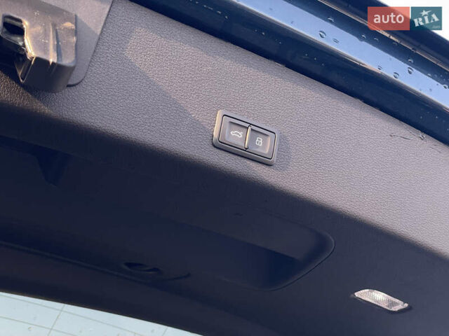 Синий Ауди E-Tron, объемом двигателя 0 л и пробегом 59 тыс. км за 34500 $, фото 50 на Automoto.ua