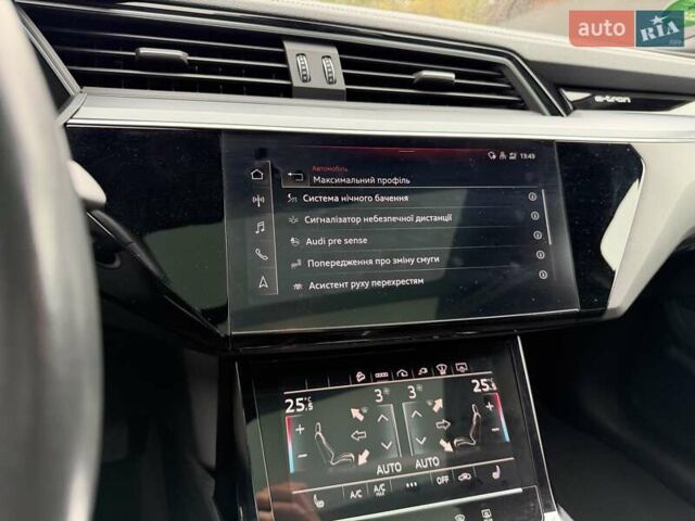 Синий Ауди E-Tron, объемом двигателя 0 л и пробегом 71 тыс. км за 38900 $, фото 35 на Automoto.ua