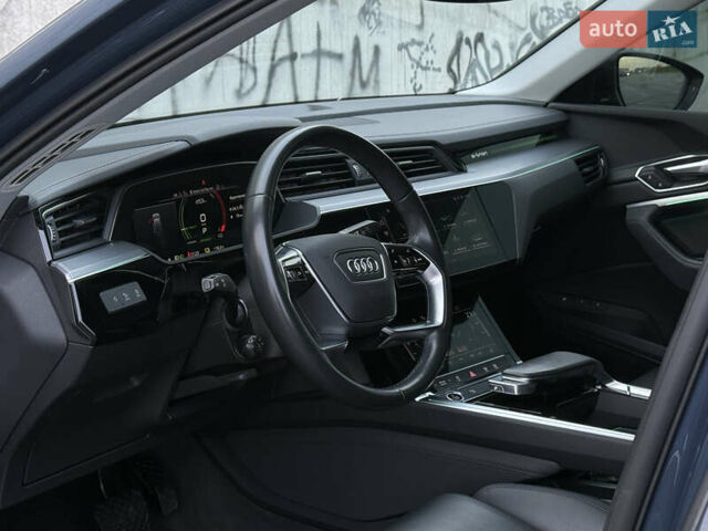 Ауді E-Tron 2021 у Львові на Automoto.ua Синій Ауді E-Tron, об'ємом двигуна 0 л та пробігом 73 тис. км за 38520 $, фото 27 на Automoto.ua