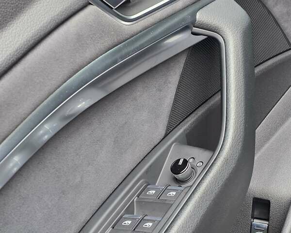 Синий Ауди E-Tron, объемом двигателя 0 л и пробегом 49 тыс. км за 39900 $, фото 27 на Automoto.ua
