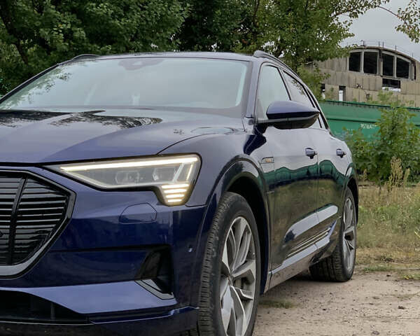 Синий Ауди E-Tron, объемом двигателя 0 л и пробегом 54 тыс. км за 32800 $, фото 3 на Automoto.ua