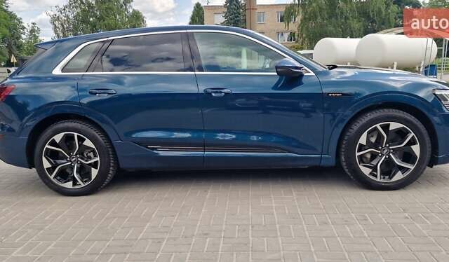 Синий Ауди E-Tron, объемом двигателя 0 л и пробегом 39 тыс. км за 36500 $, фото 14 на Automoto.ua