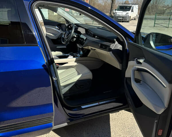 Синий Ауди E-Tron, объемом двигателя 0 л и пробегом 46 тыс. км за 35900 $, фото 27 на Automoto.ua