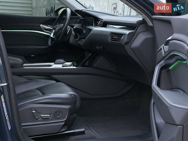 Ауді E-Tron 2021 у Львові на Automoto.ua Синій Ауді E-Tron, об'ємом двигуна 0 л та пробігом 73 тис. км за 38520 $, фото 38 на Automoto.ua