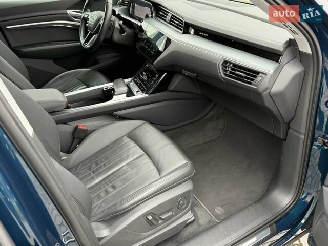 Синий Ауди E-Tron, объемом двигателя 0 л и пробегом 69 тыс. км за 32700 $, фото 31 на Automoto.ua