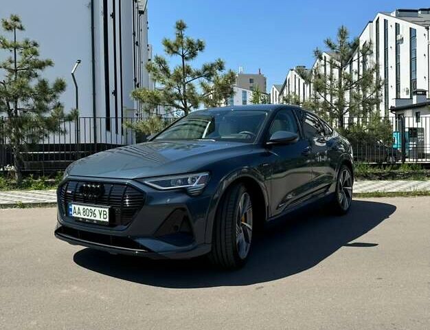 Синий Ауди E-Tron, объемом двигателя 0 л и пробегом 13 тыс. км за 57800 $, фото 8 на Automoto.ua