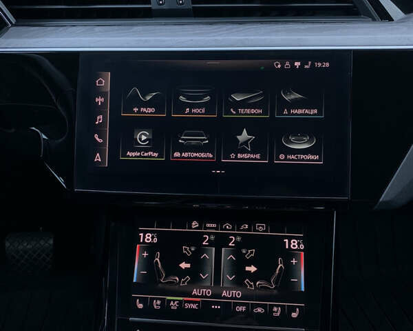 Синий Ауди E-Tron, объемом двигателя 0 л и пробегом 54 тыс. км за 32800 $, фото 45 на Automoto.ua