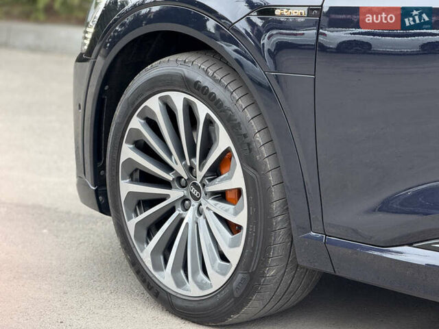 Синій Ауді E-Tron, об'ємом двигуна 0 л та пробігом 140 тис. км за 31000 $, фото 47 на Automoto.ua