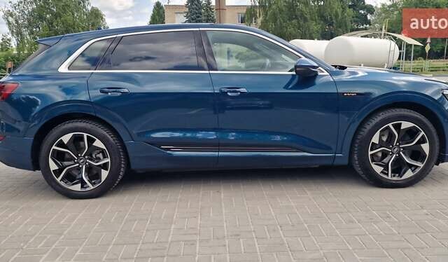 Синий Ауди E-Tron, объемом двигателя 0 л и пробегом 39 тыс. км за 36500 $, фото 17 на Automoto.ua