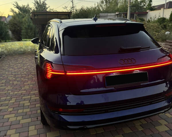 Синий Ауди E-Tron, объемом двигателя 0 л и пробегом 58 тыс. км за 40500 $, фото 16 на Automoto.ua