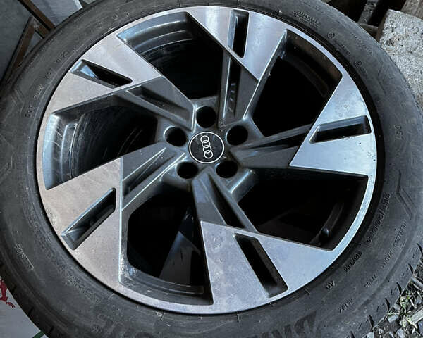 Синій Ауді E-Tron, об'ємом двигуна 0 л та пробігом 82 тис. км за 34800 $, фото 37 на Automoto.ua