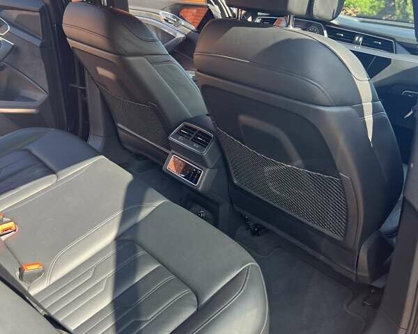 Синий Ауди E-Tron, объемом двигателя 0 л и пробегом 59 тыс. км за 45800 $, фото 18 на Automoto.ua