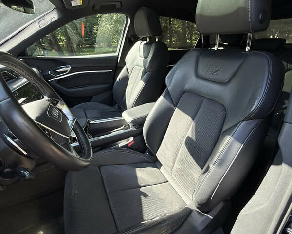 Синий Ауди E-Tron, объемом двигателя 0 л и пробегом 55 тыс. км за 32999 $, фото 24 на Automoto.ua