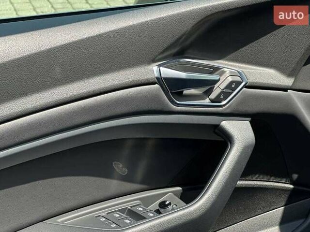 Синій Ауді E-Tron, об'ємом двигуна 0 л та пробігом 45 тис. км за 33900 $, фото 10 на Automoto.ua