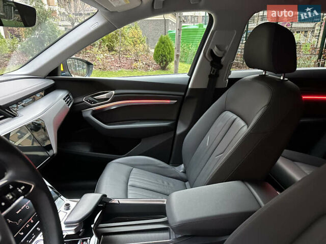 Синий Ауди E-Tron, объемом двигателя 0 л и пробегом 73 тыс. км за 34900 $, фото 35 на Automoto.ua