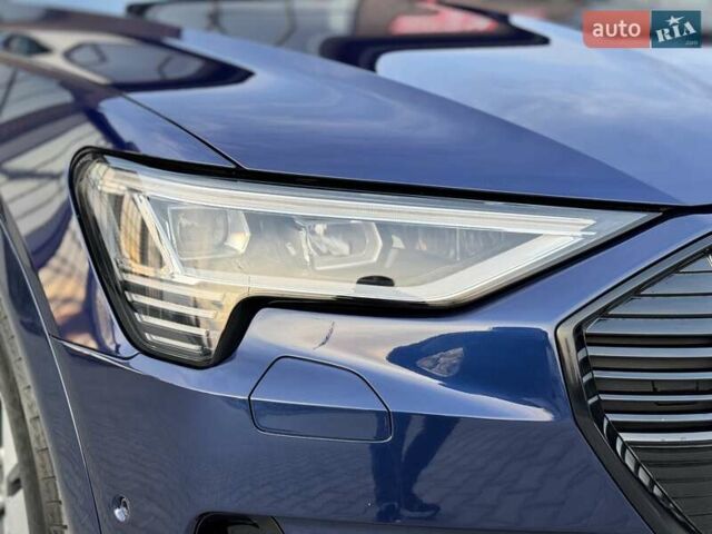 Синий Ауди E-Tron, объемом двигателя 0 л и пробегом 52 тыс. км за 37500 $, фото 52 на Automoto.ua