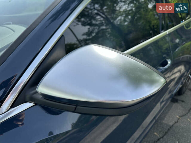 Синий Ауди E-Tron, объемом двигателя 0 л и пробегом 52 тыс. км за 47997 $, фото 5 на Automoto.ua