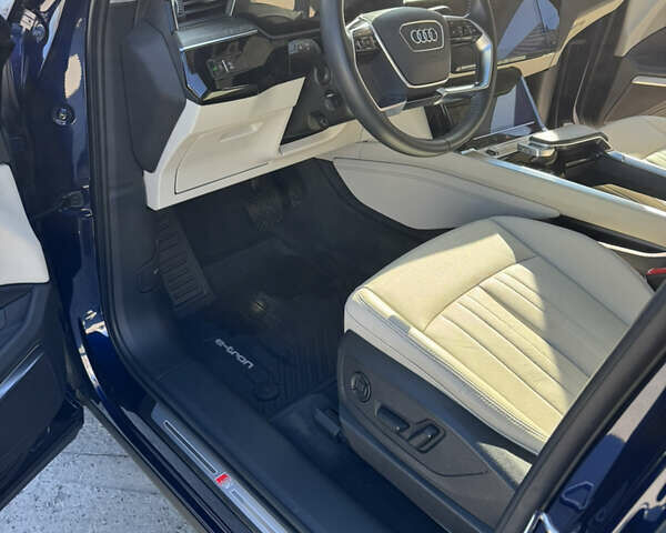 Синий Ауди E-Tron, объемом двигателя 0 л и пробегом 46 тыс. км за 35900 $, фото 22 на Automoto.ua