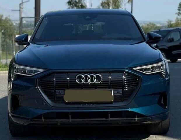 Синий Ауди E-Tron, объемом двигателя 0 л и пробегом 38 тыс. км за 37700 $, фото 3 на Automoto.ua