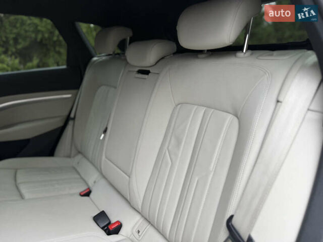 Синій Ауді E-Tron, об'ємом двигуна 0 л та пробігом 140 тис. км за 31000 $, фото 28 на Automoto.ua