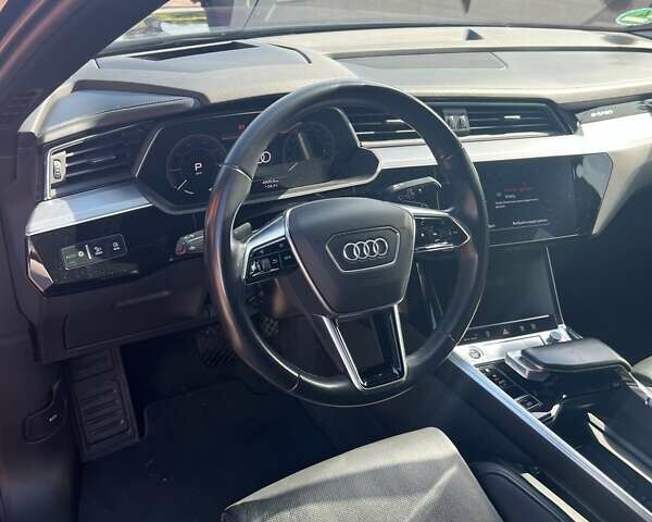 Синий Ауди E-Tron, объемом двигателя 0 л и пробегом 59 тыс. км за 45800 $, фото 11 на Automoto.ua