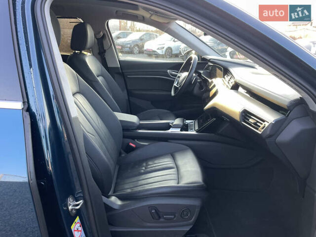 Синий Ауди E-Tron, объемом двигателя 0 л и пробегом 59 тыс. км за 34500 $, фото 57 на Automoto.ua