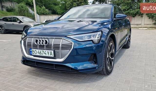 Синий Ауди E-Tron, объемом двигателя 0 л и пробегом 39 тыс. км за 36500 $, фото 1 на Automoto.ua