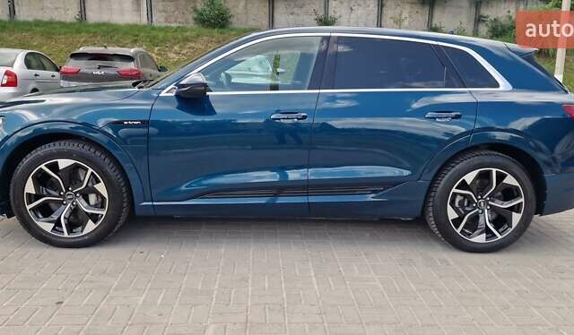 Синий Ауди E-Tron, объемом двигателя 0 л и пробегом 39 тыс. км за 36500 $, фото 32 на Automoto.ua