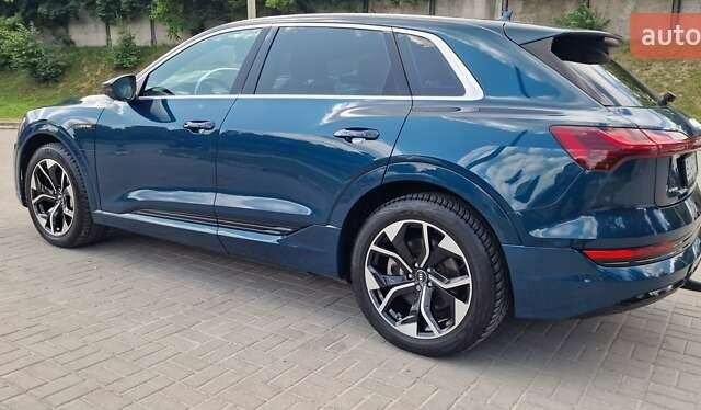 Синий Ауди E-Tron, объемом двигателя 0 л и пробегом 39 тыс. км за 36500 $, фото 29 на Automoto.ua