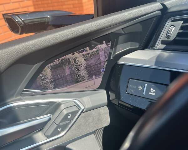 Синий Ауди E-Tron, объемом двигателя 0 л и пробегом 59 тыс. км за 45800 $, фото 25 на Automoto.ua