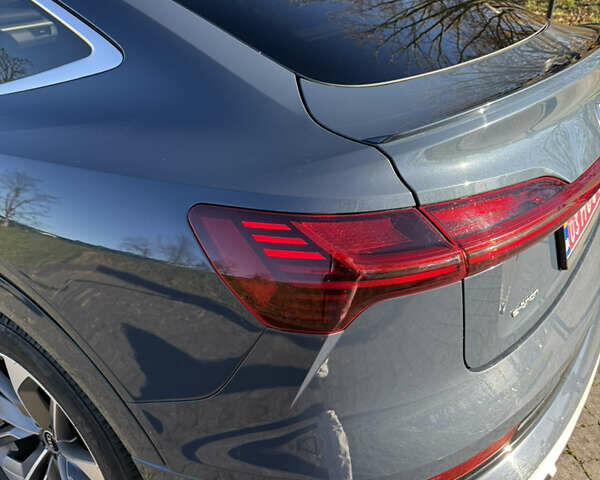 Синій Ауді E-Tron, об'ємом двигуна 0 л та пробігом 98 тис. км за 31700 $, фото 8 на Automoto.ua