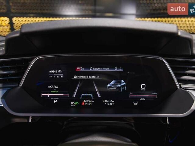 Синій Ауді E-Tron, об'ємом двигуна 0 л та пробігом 33 тис. км за 49899 $, фото 42 на Automoto.ua
