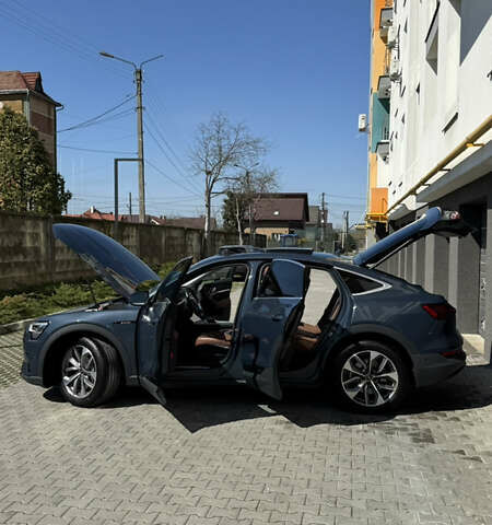 Синий Ауди E-Tron, объемом двигателя 0 л и пробегом 46 тыс. км за 34900 $, фото 7 на Automoto.ua