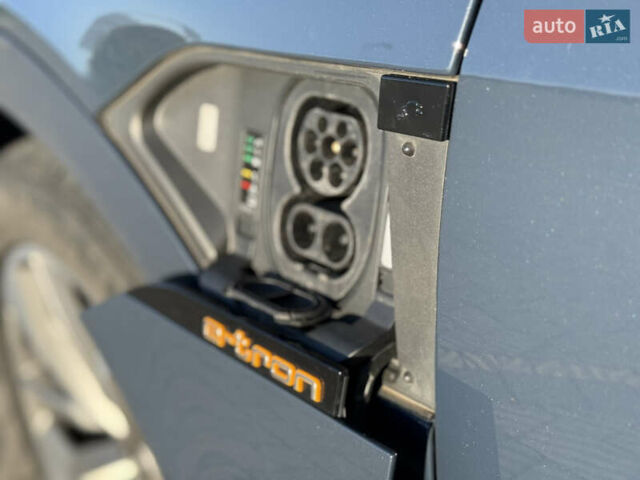 Синий Ауди E-Tron, объемом двигателя 0 л и пробегом 98 тыс. км за 30990 $, фото 20 на Automoto.ua