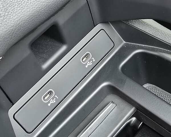 Синий Ауди E-Tron, объемом двигателя 0 л и пробегом 49 тыс. км за 39900 $, фото 17 на Automoto.ua