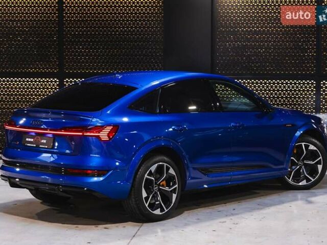 Синій Ауді E-Tron, об'ємом двигуна 0 л та пробігом 33 тис. км за 49899 $, фото 3 на Automoto.ua