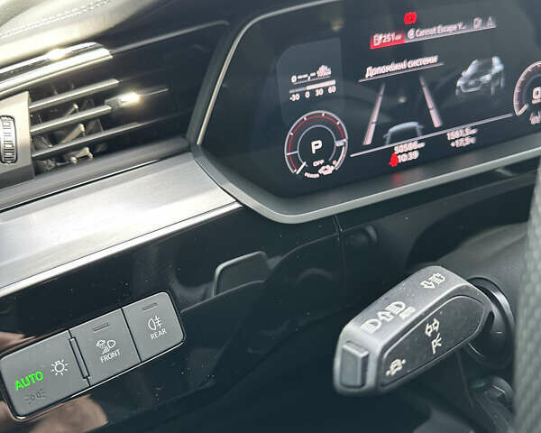 Синий Ауди E-Tron, объемом двигателя 0 л и пробегом 52 тыс. км за 47997 $, фото 34 на Automoto.ua